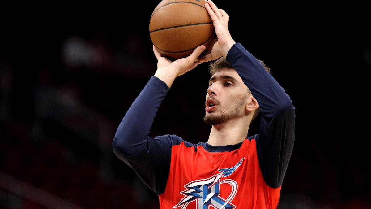 赛前社区盾焦点战，罗马伤情更新，引发热议，轮换策略成焦点 -多米国际