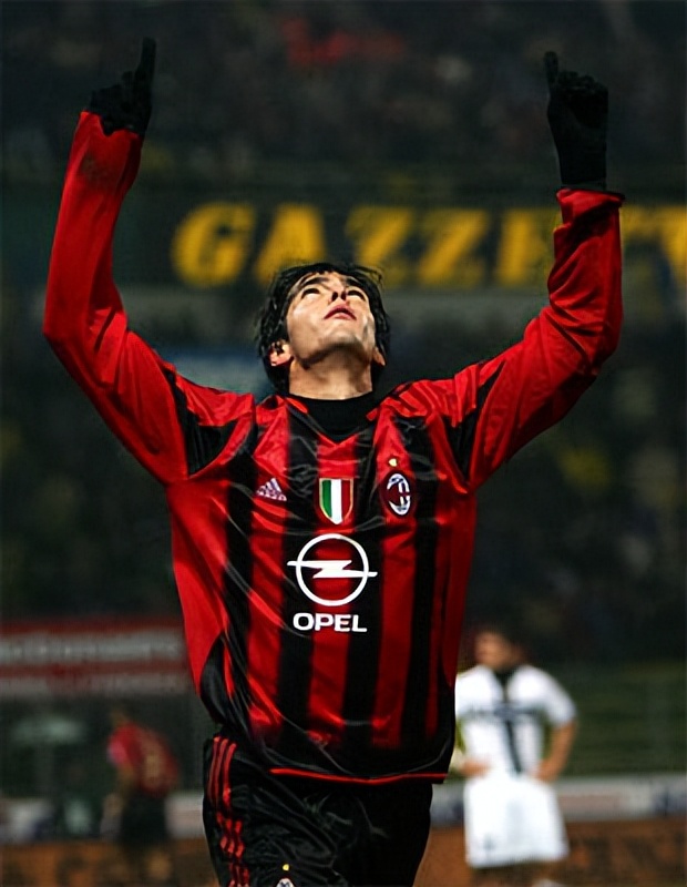 转折点！AC米兰外线爆发，意甲窗口期攻防权衡，引发热议，更衣室氛围转暖的简单介绍-多米平台