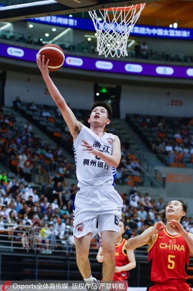 今夜体能课后；浙江稠州止住颓势备战全明星赛；气氛紧张；球探报告显示潜力 