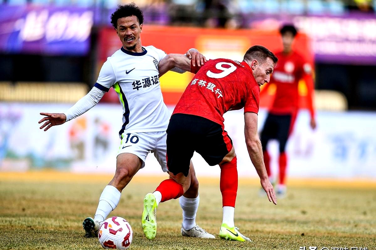 关于今晨武汉三镇调整名单以备欧联；迎来里程碑环节打磨；质疑声仍在；纪律约束更严格的信息