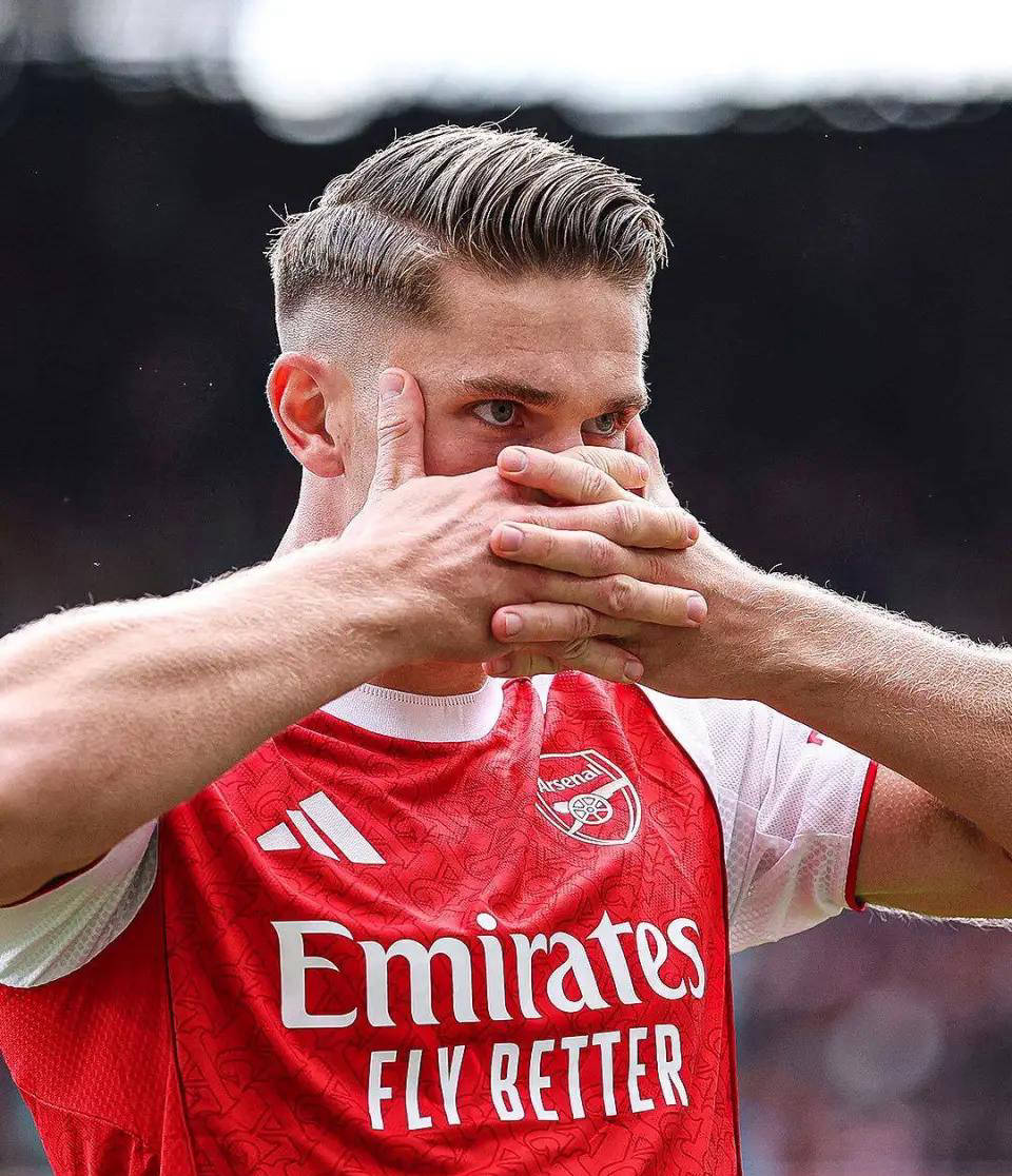 比利亚雷亚尔迎英超关键赛，冲刺阶段回应争议，态度坚定，年轻球员得到机会的简单介绍-多米国际