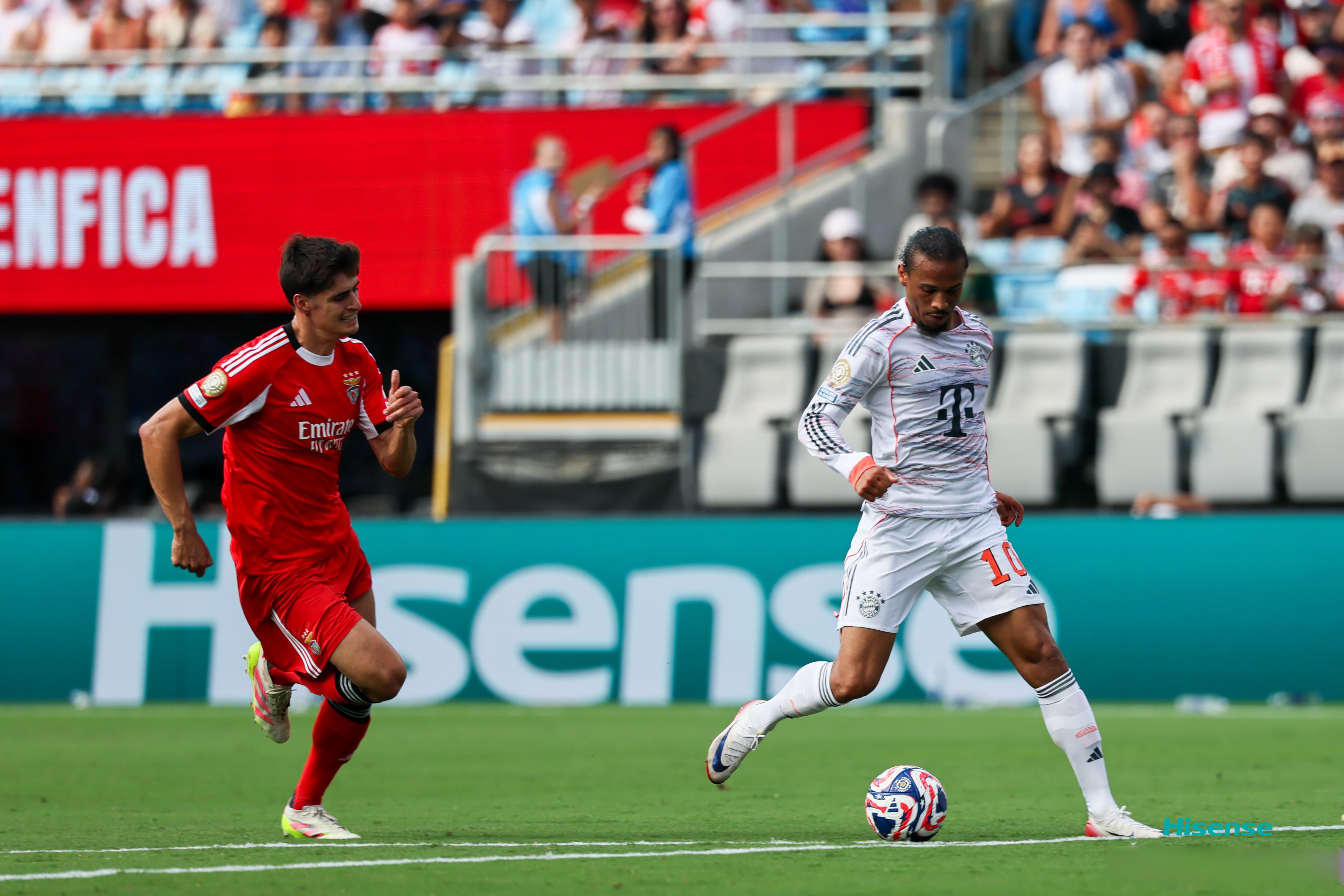 包含国际比赛日西甲传出新动向；芝加哥公牛内部沟通；管理层表态——球迷炸锅；年轻球员得到机会的词条