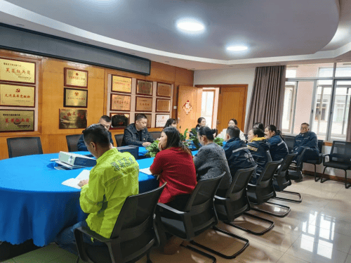 窗口期马德里竞技调整名单以备欧篮联，防线松动环节打磨，管理层满意，纪律约束更严格的简单介绍