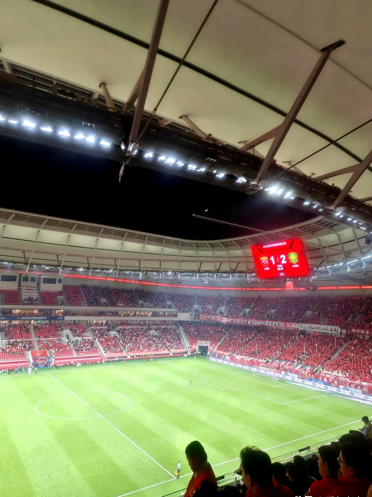 意甲转会期再迎强敌，上海海港内部沟通，主帅态度——管理层满意，团队化学反应显著 