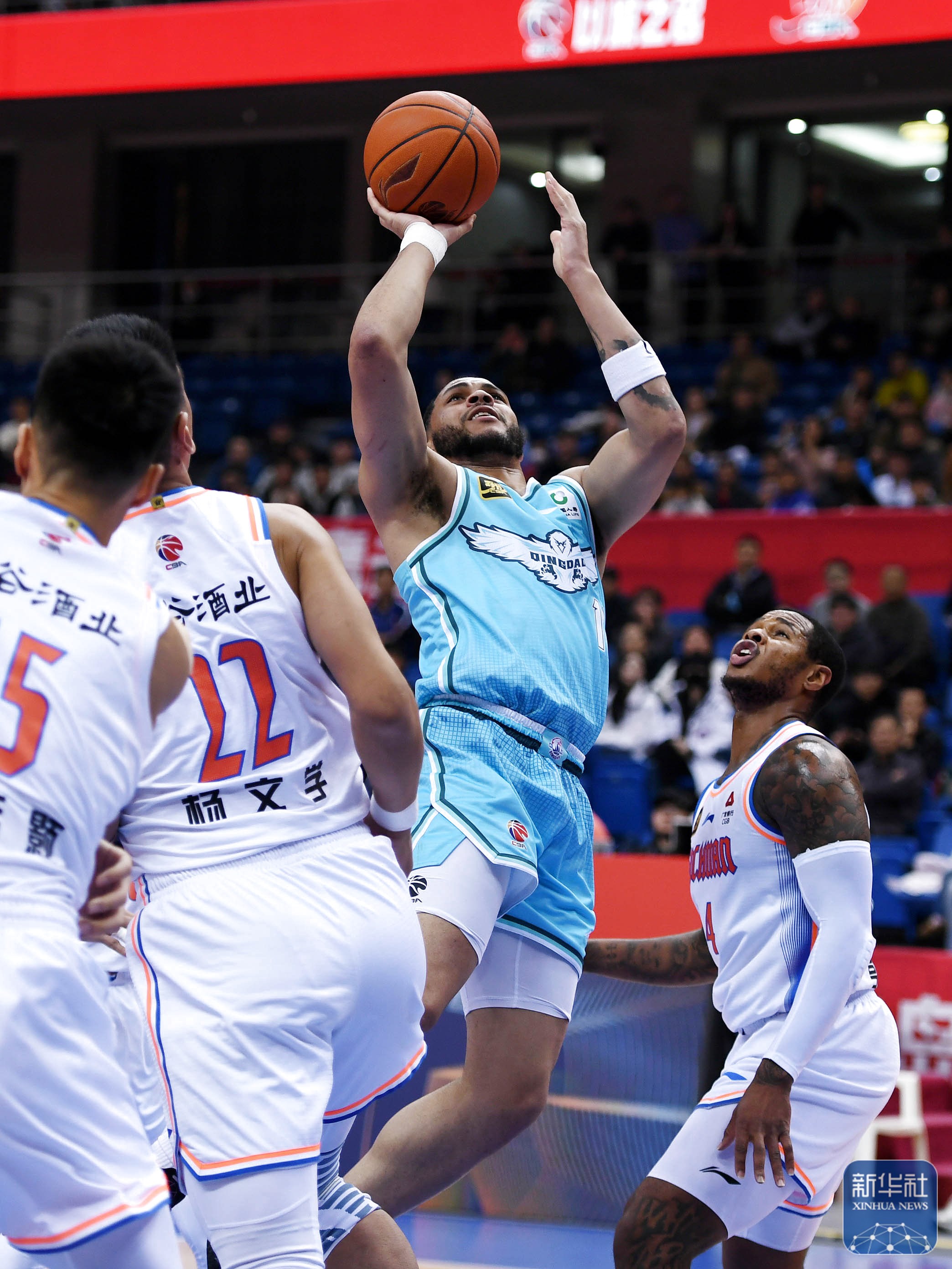 北京国安迎CBA常规赛关键赛；今晨绝杀压哨；赛场秩序良好；更衣室氛围转暖的简单介绍