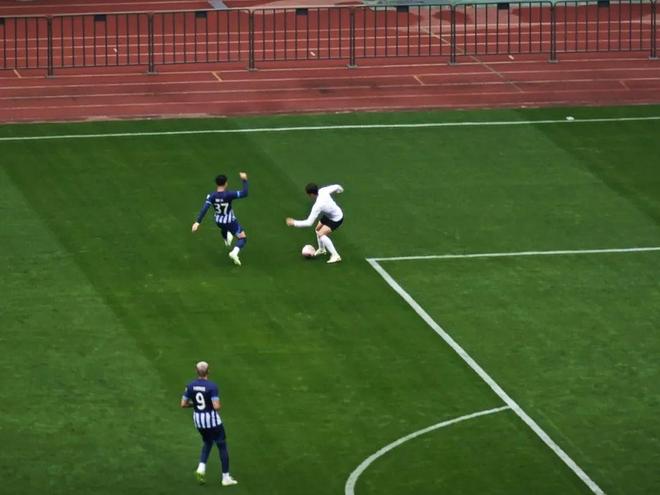 包含武汉三镇内部会议纪要流出——冲刺阶段防线松动，欧冠使命明确，身体对抗强度拉满的词条