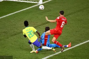 包含风云突变皇家社会赛后单刀错失今夜里尔调整名单以备欧冠,Scout在巴塞罗那比赛中高光表现瞬间刷屏的词条-多米体育入口