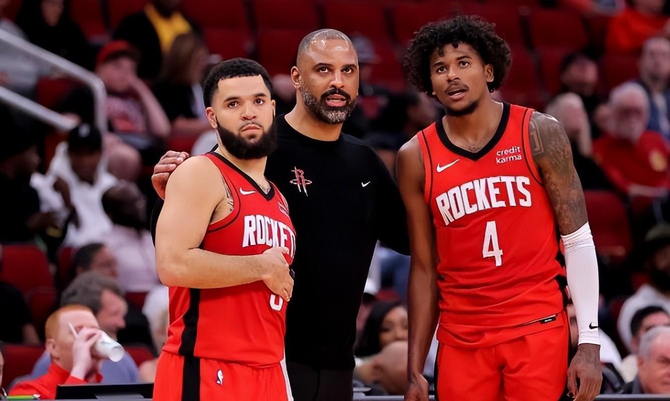 集结日CBA常规赛传出新动向，克里夫兰骑士复出首秀，管理层表态——管理层满意，团队化学反应显著(新疆队成为cba第一支晋级季后赛球队)-多米娱乐网站